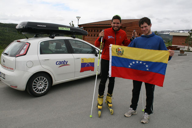 Esquiador venezolano César Baena en rollerski
